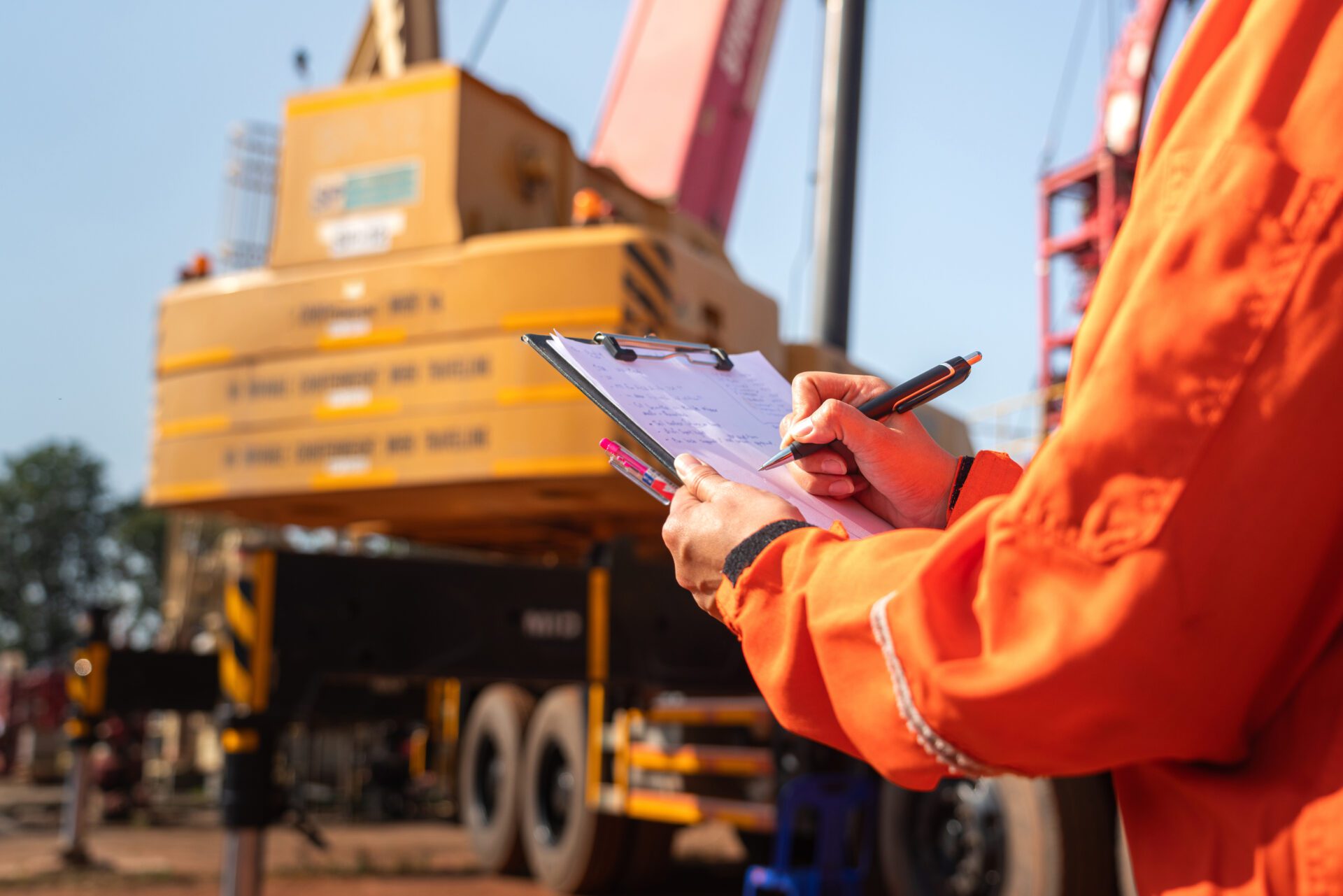 Man appraising equipment 